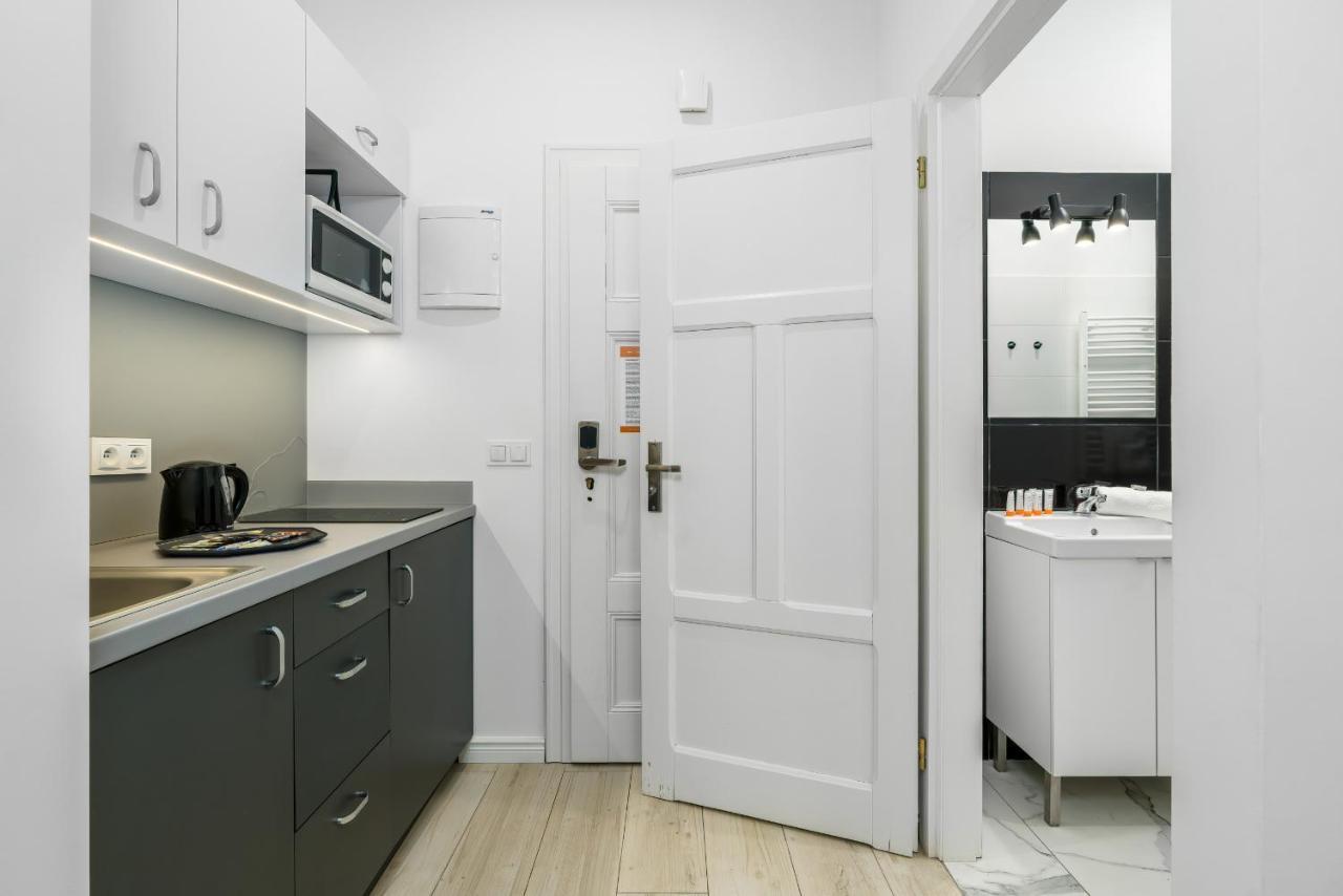 Apartments City Center Saint Wojciech By Renters พอซนาน ภายนอก รูปภาพ