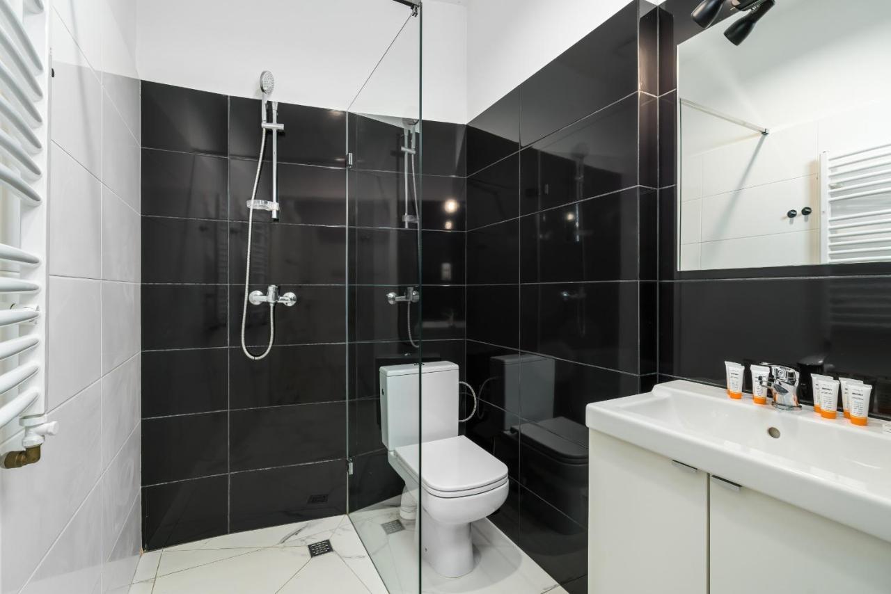 Apartments City Center Saint Wojciech By Renters พอซนาน ภายนอก รูปภาพ